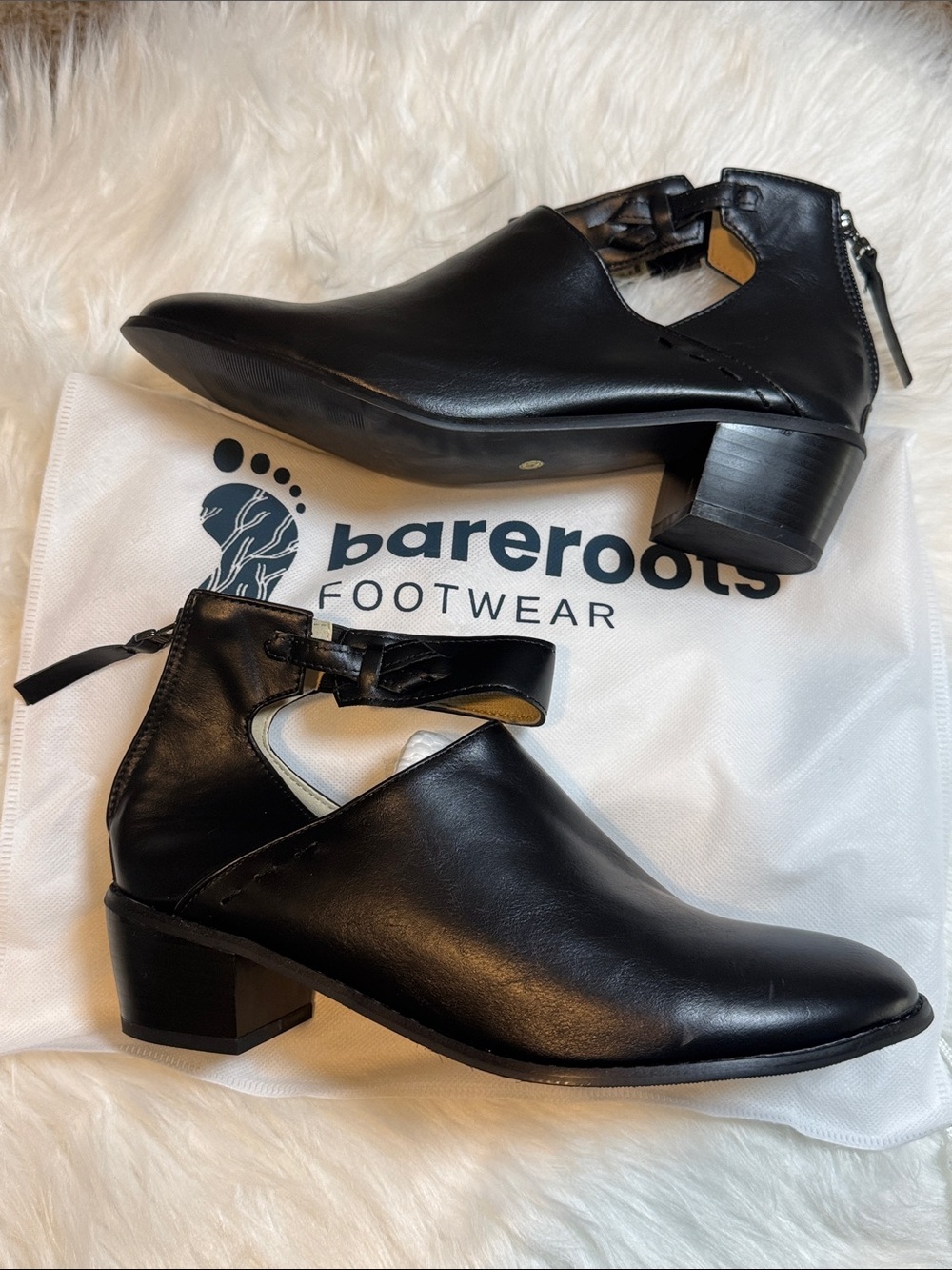 NWOT Bareroots Black Cutout Block Heel Ankle Booties size 40
